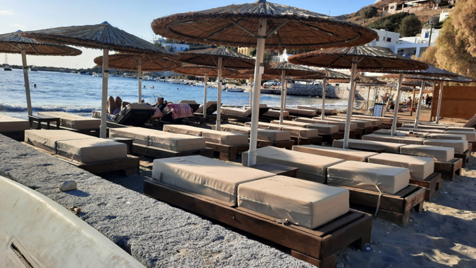 xaplostres syros paralies